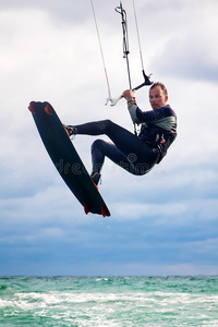 克里米亚空中的风筝冲浪