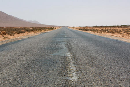 穿越非洲摩洛哥沙漠的直道