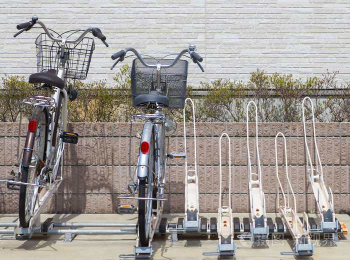 自行车停车场spac
