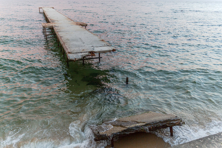 海滩上黑海