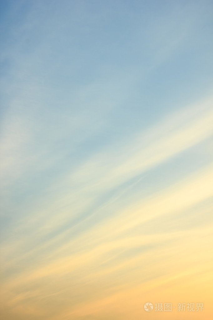 从蓝色到橘黄色的夕阳的天空蓝色渐变照片-正版商用图片1isq01-摄图新