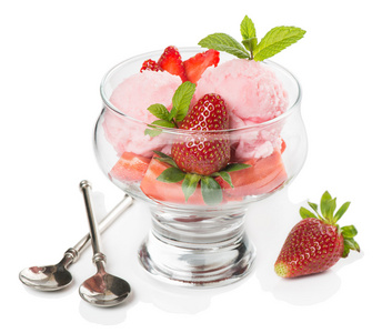 粉色草莓冰淇淋