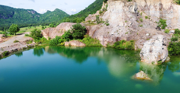 高山湖 Chau Doc 镇