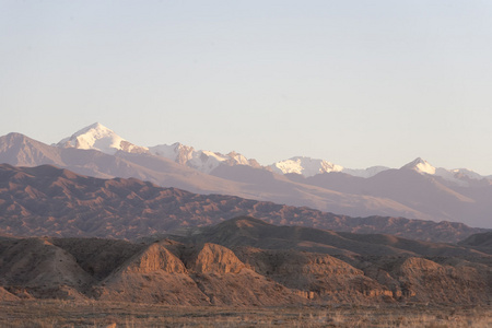 红粘土山