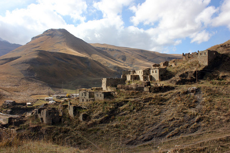 古老的村庄，在俄罗斯高加索地区的达吉斯坦高山