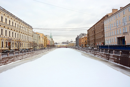 冻结的管在圣彼得斯堡