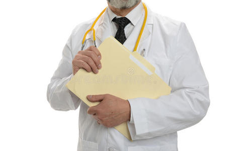 医生拿着听诊器和文件夹