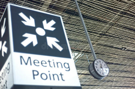 机场集合点标志照片