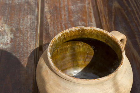 旧陶罐