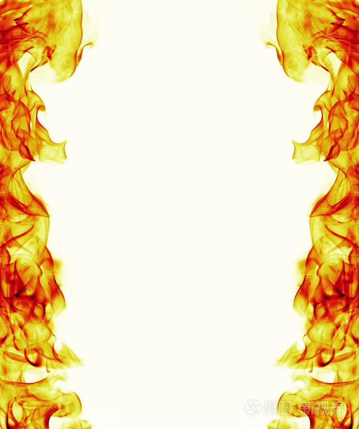 白色背景上燃烧火火焰架