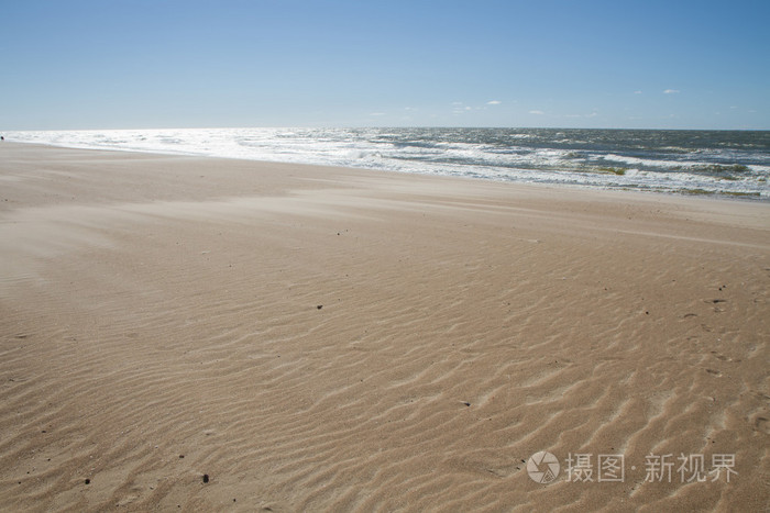 靠近大海的沙子
