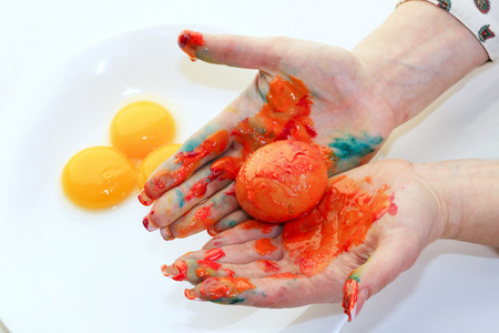鸡蛋在油漆