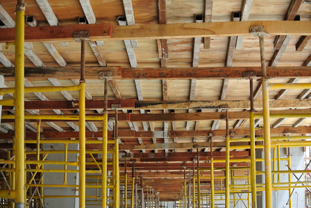 脚手架板行的脚手架支持板模板照片