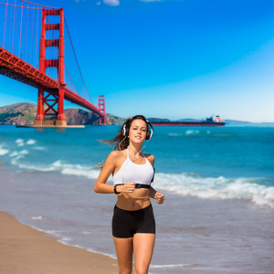 女孩跑 San Francisco 金门大桥
