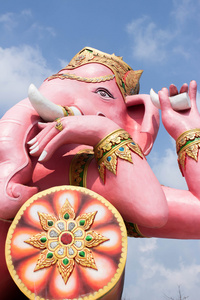 Ganesh 雕像在泰国巴真武里省