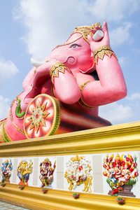 Ganesh 雕像在泰国巴真武里省