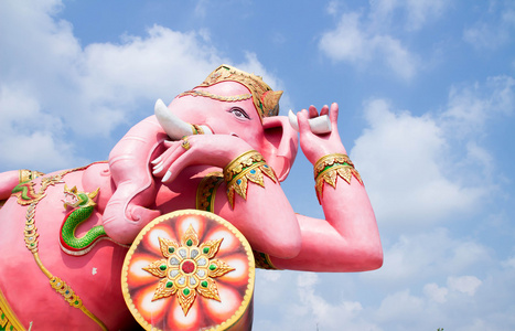 Ganesh 雕像在泰国巴真武里省