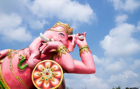 Ganesh 雕像在泰国巴真武里省