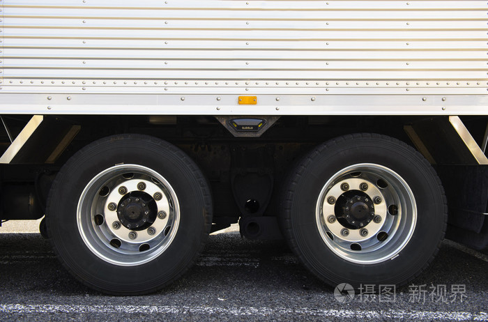 车轮的卡车