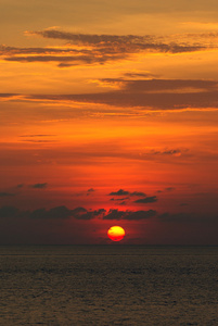 美丽的夕阳在海