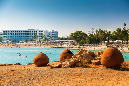 尼西海滩，塞浦路斯的老壶