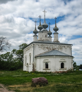 苏兹达尔的白色石头教堂