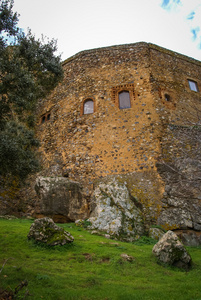 在沙瓦提拉德洛斯巴罗斯的一座城堡的废墟