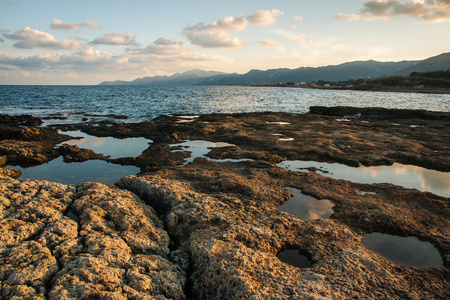 莫奈姆瓦夏附近的海景