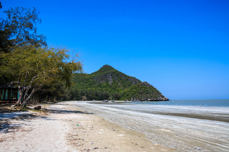 在山姆湄南海滩，泰国地处热带的海滩