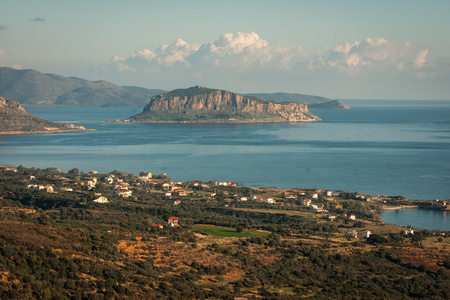 莫奈姆瓦夏附近的海景, Peloponnese