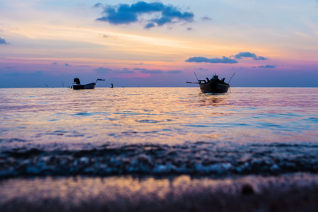 香草的浪漫海景，日落时