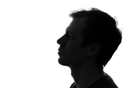 伤心的男人图片