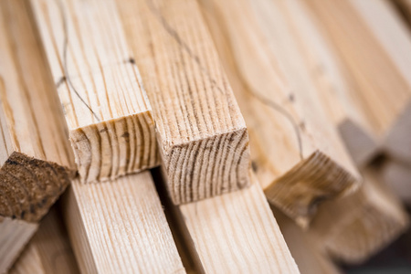 木梁和木板