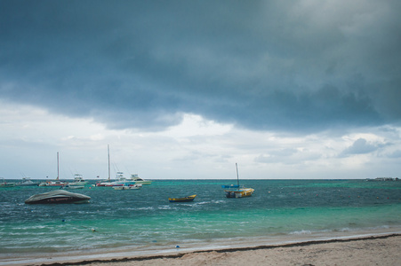 热带天堂。多米尼加共和国 塞舌尔 加勒比 毛里求斯 菲律宾 巴哈马。在遥远的天堂海滩上放松。年份
