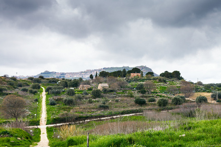 Morgantina 解决下云和雨，西西里岛