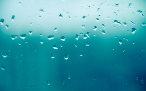 镜子与雨下降背景