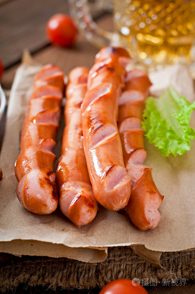 与蔬菜烤的香肠照片-正版商用图片1ixyzb-摄图新视界