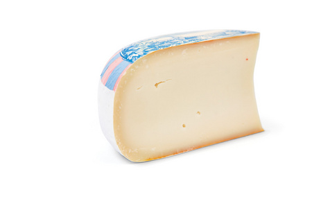 大块奶酪在白色背景上