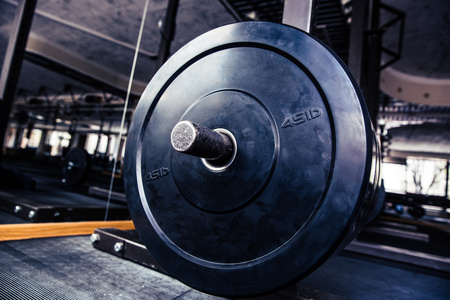 杠铃的特写镜头图片