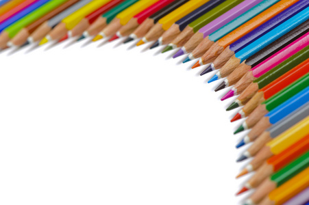 五颜六色的彩笔显示成功与商业图表
