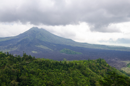 从巴厘岛，印度尼西亚金塔马尼火山装载视图