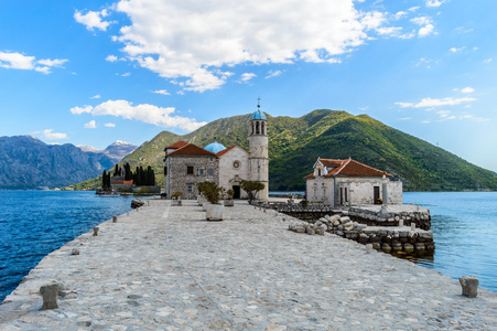 岩石，Perast 圣母教堂