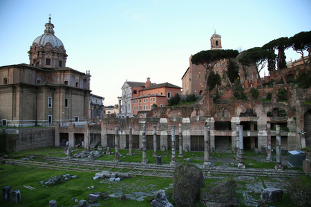 在罗马，意大利罗马论坛废墟