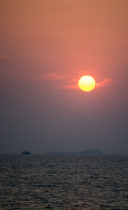 海上日出