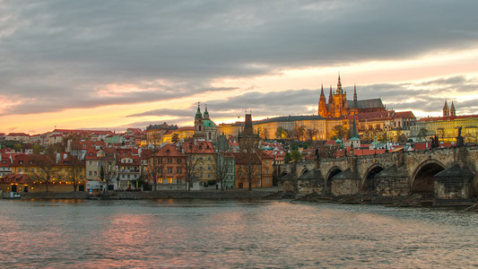 布拉格城堡 捷克共和国 查尔斯 Karluv 桥和伏尔塔瓦河河