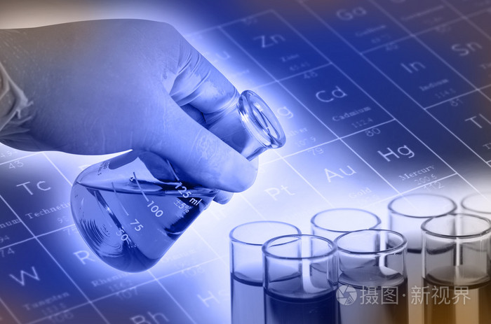 科学家手拿着试管,实验室研究概念