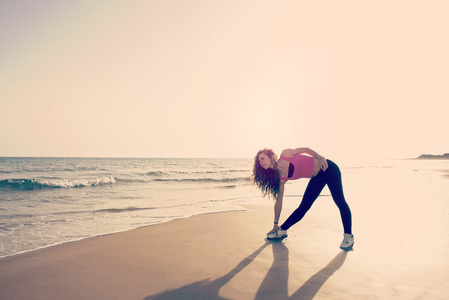 健身锻炼上海滩暖色滤镜应用