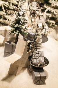 圣诞装饰品与树和星星
