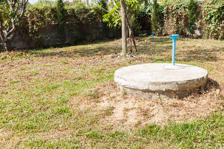 厕所污水池地下水泥缸图片