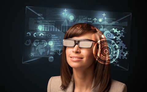 年轻女子看着未来智能高科技眼镜